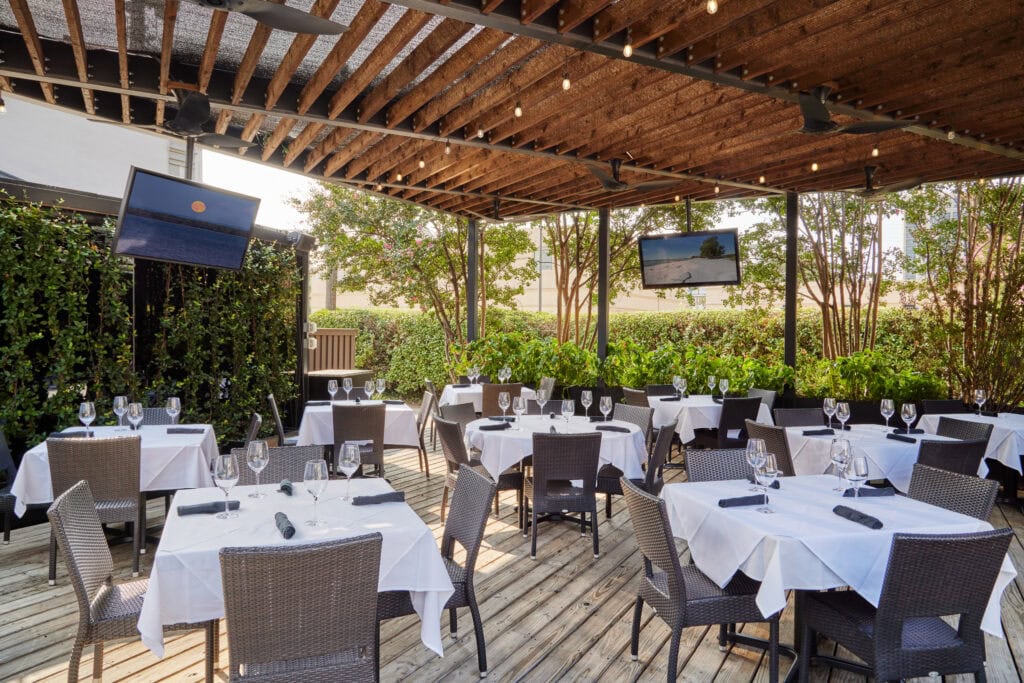 Fountain Patio at Al Biernats Oak Lawn